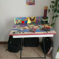 میز تحریر کودک دختر و پسر