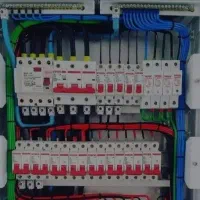 برقکار سیمکشی خوش قول و متعهد