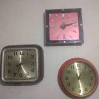 سه عدد ساعت دیواری قدیمی آنتیک|کلکسیون اشیاء عتیقه|بروجرد, |دیوار