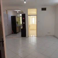 ۵۲متر/خیابان امیرعزیزی/خوش قیمت/طبقه دوم سندی