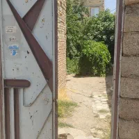 خانه کلنگی داری سه اتاق بزرگ