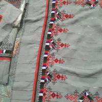 لباس دست دوز|لباس|کنارک, |دیوار