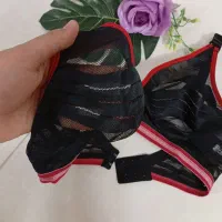 سوتین سفید|لباس|قم, چهار مردان|دیوار