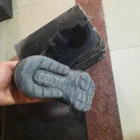 کتونی نایک خوش پا در حد|کیف، کفش، کمربند|اندیشه, اندیشه فاز ۲|دیوار