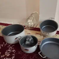 یه سری قابلمه بدون استفاده