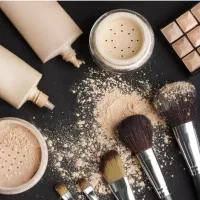 نیازمند مدل خوش چهره برای میکاپ