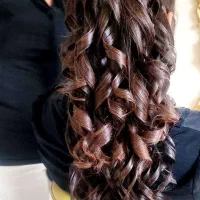 ناخن احیا میکاپ شینیون رنگمو کوتاهی فشیال میکرو مژ|خدمات آرایشگری و زیبایی|اصفهان, سنبلستان|دیوار