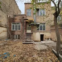 ویلایی دویست و پنجاه متری نزدیک حرم با تجاری