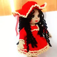 فروش دست بافتها و عروسک