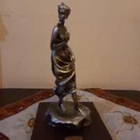 فروش مجسمه بسیار زیبا کفی چوب