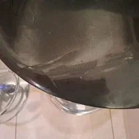 دو عدد صندلی ضامن دار سیاه سفید|صندلی و نیمکت|پرند, فاز ۳|دیوار