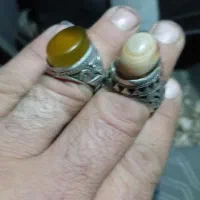 دوعددانگشتر باباقوری کهنه وحقیق زرد کار دست