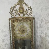 ساعت برنزی ایستاده