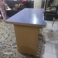 میز کامپیوتر چوبی تمیز