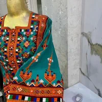 خیاط برای وصل لباس هستم