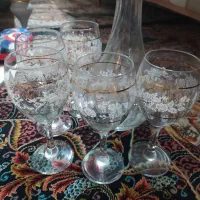 جام با پنج لیوان