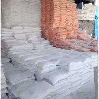 کارگر در مصالح فروشی
