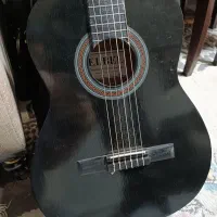 گیتار آسیب دیده