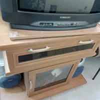 فروش تلویزیون سامسونگ قدیمی و دو عدد میز تلویزیون|میز تلویزیون|اردکان, |دیوار