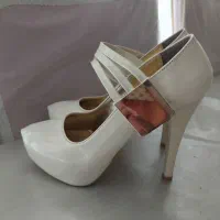 کفش های کرمی مجلسی و یه کیف ست|کیف، کفش، کمربند|اصفهان, خانه اصفهان|دیوار