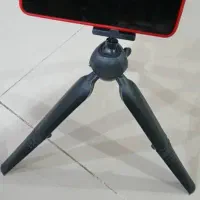 سه پایه نگهدارنده موبایل یا دوربین شارژ شد