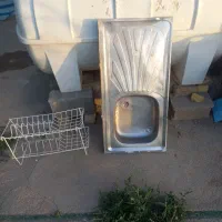 ۲تا سینگ تک قلو سالم با یه آبچکان و اسکلت آلاچیق