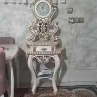 ساعت دو تیکه ساعت ایستاده