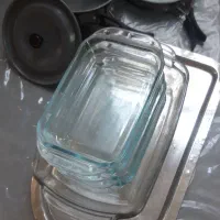 تعدادی ظروف