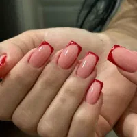 کاشت و ترمیم ناخن فقط ۲۰۰   تخفیف تا ولنتاین