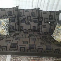 مبل و میز ناهارخوری و پرده