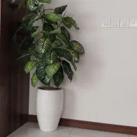 دو عددگلدان بزرگ مصنوعی