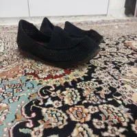 یک جفت کفش دست یافت کوردی به فروش میرسد