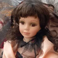 عروسک مو مشکی قد ۵۰ سانت