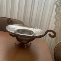 ظرف پذیرایی با پایه ی چوبی