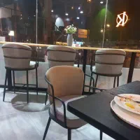 جذب همکار خانم سالن دار با روابط قوی