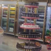 تعدادی خانم واسه هایپر مارکت...