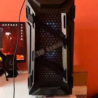 کیس گیمینگ به همراه مانیتور