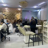 اجاره صندلی، تخت و میز ناخن در سالن زیبایی