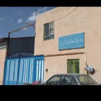 کارگر دامداری منطقه تیران و کرون