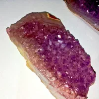 سنگ آمتیست طبیعی کمیاب (کوارتز بنفش)