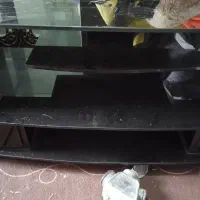 میز تلویزیون شیشه سالم و تمیز