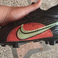 کفش فوتبال|کیف، کفش، کمربند|رشت, پیرکلاچای|دیوار