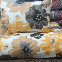 فروش انواع تشک و بالش در سایزها و رنگ های متنوع|رختخواب، بالش، پتو|مشهد, خواجه ربیع|دیوار