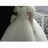 لباس عروس به همراه کلاه و کفش عروس