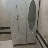 کمد زیبا و جادار،سیسمونی