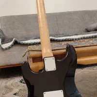 گیتار الکتریک آریا مدل STG اصل کره با آمپلی فایر|گیتار، بیس، امپلیفایر|سنندج, |دیوار