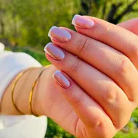 کلیه خدمات ناخن با تخفیف ویژه