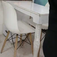میز ناخن 2 صندلی پایه چوب