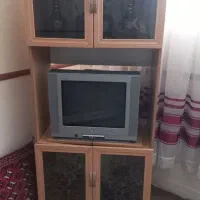 تلویزیون ۲۱ اینج الجی سالم به همراه میز