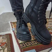 کفش نو|کیف، کفش، کمربند|قم, هنرستان|دیوار